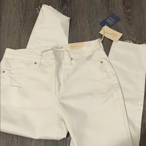 universal thread women’s white jeans